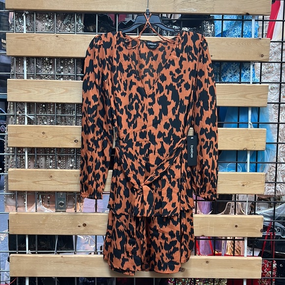 NWT,bebe Faux Wrap Tiered Skirt Dress,oramilt color - Picture 4 of 17